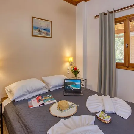 Christinas Apartman Ágios Matthaíos