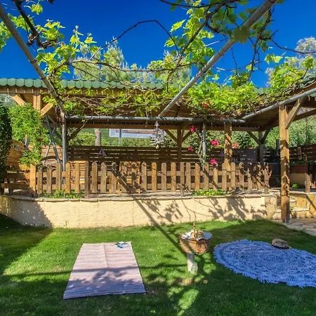 Christinas Apartman Ágios Matthaíos