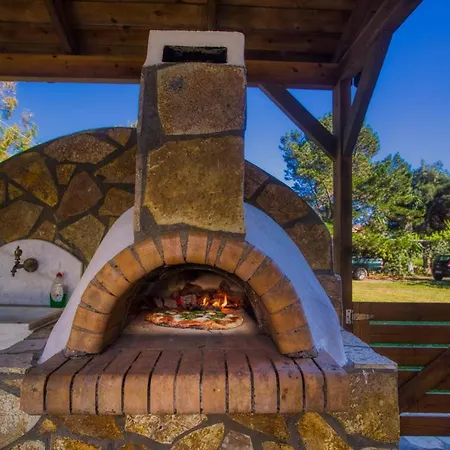 Christinas Apartman Ágios Matthaíos