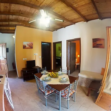 アパート Christinas Ágios Matthaíos